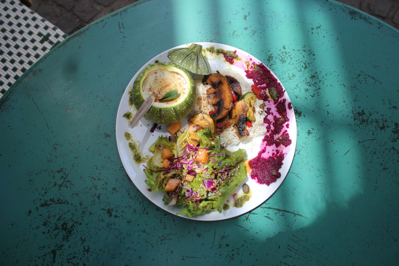 La cuisine au café plum de Lautrec